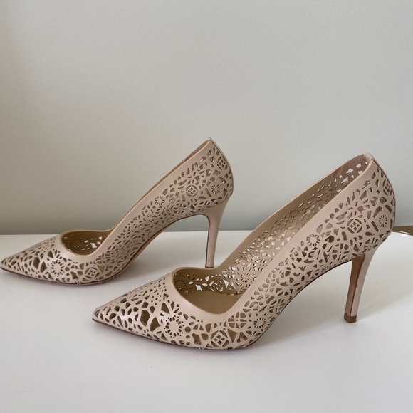 DEE KELLER Nude Carly Leather Lasercut Pumps - Picture 4 of 12
